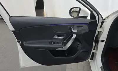 Mercedes-Benz A-Class 2020, 118322 км, за 11270.36 USD - фото 24