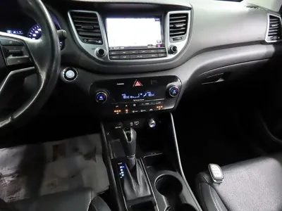 Hyundai Tucson 2016, 143517 км, за 5448.34 USD - фото 17
