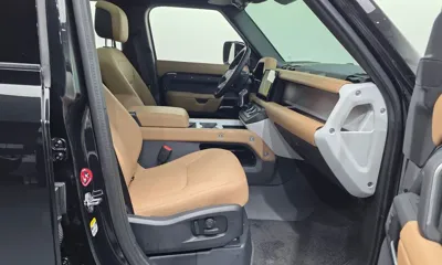 Land Rover Defender 2025, 5979 км, за 62360.51 USD