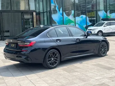 BMW 3 Series 2022, 37000 км, за 24984.8 USD
