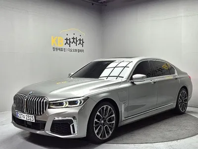 BMW 7-Series · 2021 год