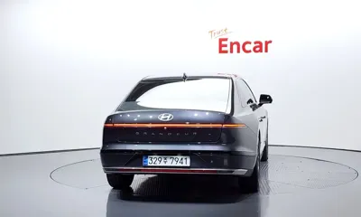 Hyundai Grandeur 2023, 22044 км, за 20737.17 USD - фото 4