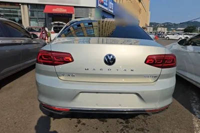 Volkswagen Magotan 2020, 90600 км, за 16475 USD