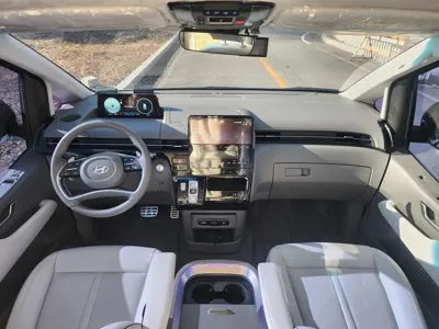 Hyundai Staria 2025, 5337 км, за 39057.37 USD - фото 10