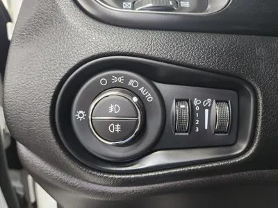 Jeep Renegade 2022, 15397 км, за 15426.02 USD