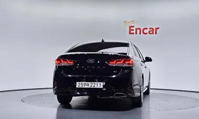 Hyundai Sonata 2019, 64255 км, за 8970.94 USD