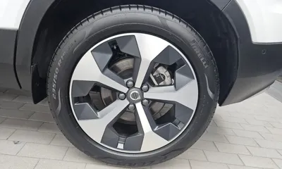 Volvo XC40 2025, 18856 км, за 27257.38 USD