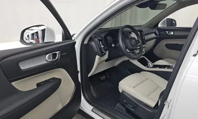 Volvo XC40 2025, 18856 км, за 27114.5 USD - фото 10