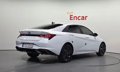 Hyundai Avante 2023, 105452 км, за 9977.68 USD