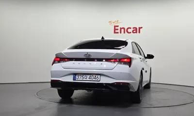 Hyundai Avante 2023, 105452 км, за 9977.68 USD