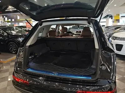 Audi Q7 2019, 87200 км, за 25867.89 USD - фото 19