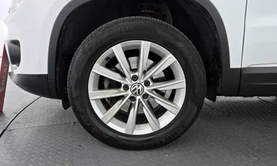 Volkswagen Tiguan 2015, 132676 км, за 4823.26 USD