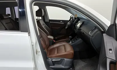 Volkswagen Tiguan 2015, 132676 км, за 4823.26 USD - фото 11
