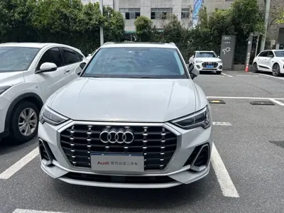 Audi Q3 2022, 26000 км, за 27818.27 USD