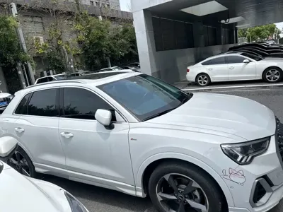 Audi Q3 2022, 26000 км, за 27818.27 USD