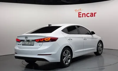 Hyundai Avante 2018, 126515 км, за 5853.72 USD