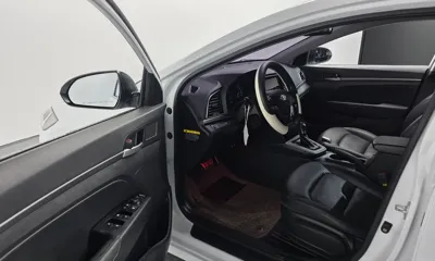 Hyundai Avante 2018, 126515 км, за 5853.72 USD - фото 11