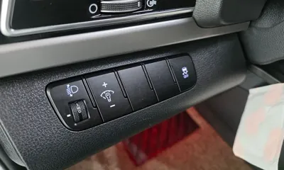 Hyundai Avante 2018, 126515 км, за 5853.72 USD - фото 13