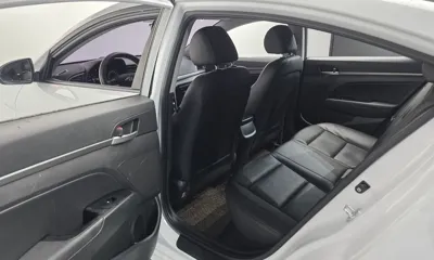 Hyundai Avante 2018, 126515 км, за 5853.72 USD - фото 18