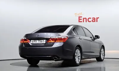 Honda Accord 2015, 115984 км, за 5202.84 USD