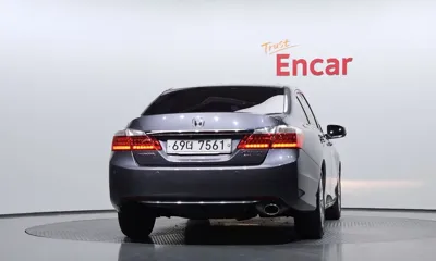 Honda Accord 2015, 115984 км, за 5202.84 USD