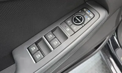 Hyundai Genesis 2015, 127251 км, за 6440.29 USD - фото 14