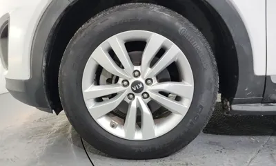 Kia Sorento 2015, 137853 км, за 8454.77 USD