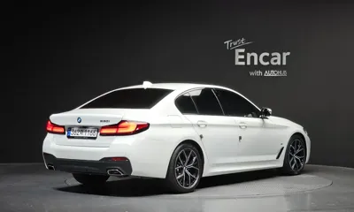 BMW 5-Series 2023, 29547 км, за 32503.4 USD