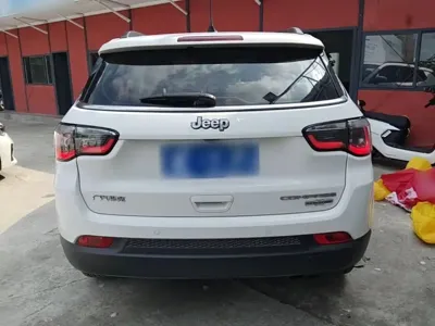 Jeep Compass 2018, 48200 км, за 8431.27 USD - фото 6