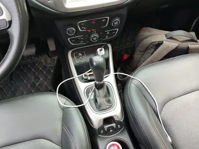 Jeep Compass 2018, 48200 км, за 8431.27 USD - фото 14