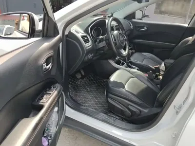 Jeep Compass 2018, 48200 км, за 8431.27 USD - фото 16