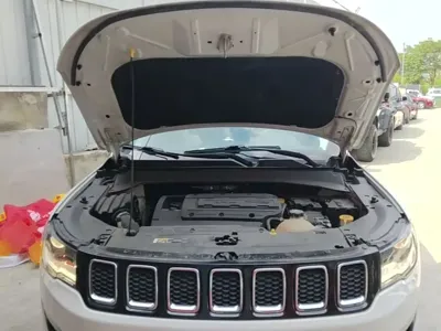 Jeep Compass 2018, 48200 км, за 8431.27 USD - фото 20