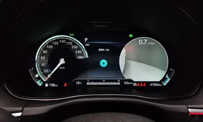 Genesis GV70 2023, 41654 км, за 30921.7 USD - фото 8