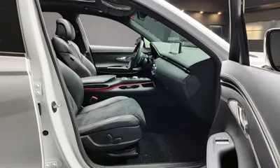Genesis GV70 2023, 41654 км, за 30921.7 USD - фото 10