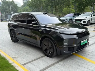 Li Auto Li L9 2022, 94000 км, за 33224.64 USD