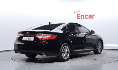 Hyundai Grandeur 2015, 114475 км, за 4266.77 USD