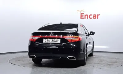 Hyundai Grandeur 2015, 114475 км, за 4266.77 USD