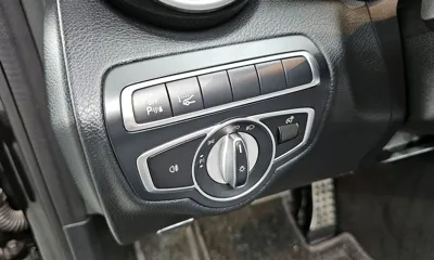 Mercedes-Benz C-Class 2018, 129397 км, за 14344.27 USD - фото 14