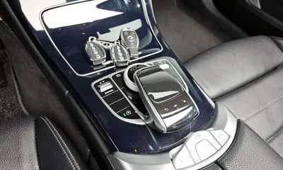 Mercedes-Benz C-Class 2018, 129397 км, за 14344.27 USD - фото 17