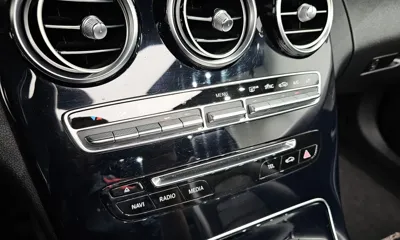 Mercedes-Benz C-Class 2018, 129397 км, за 14344.27 USD - фото 19