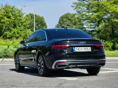 Audi A4 2023, 60975 км, за 18905.08 USD