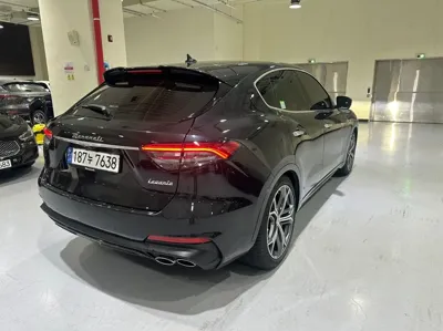 Maserati Levante 2023, 4007 км, за 61106.39 USD
