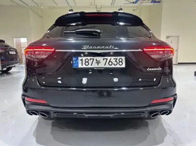Maserati Levante 2023, 4007 км, за 61106.39 USD