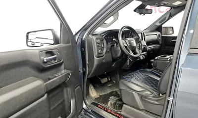 Chevrolet Silverado 2020, 58317 км, за 28901.72 USD - фото 10