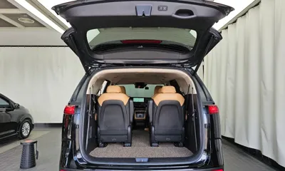 Kia Canival 2023, 59079 км, за 18905.08 USD - фото 20