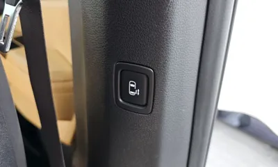 Kia Canival 2023, 59079 км, за 18905.08 USD - фото 31