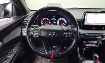 Hyundai Veloster 2019, 156509 км, за 6541.13 USD - фото 13