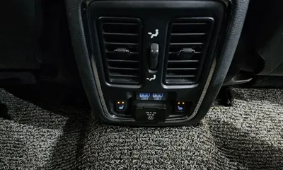 Jeep Cherokee 2019, 92184 км, за 14332.26 USD - фото 34