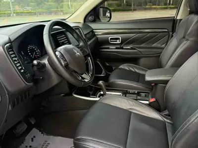 Mitsubishi Outlander 2022, 38000 км, за 17677.59 USD