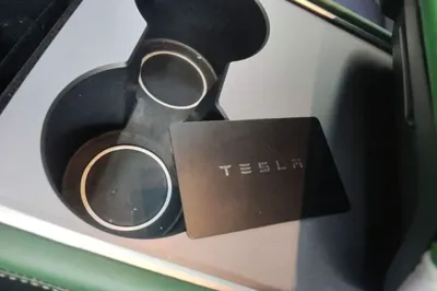 Tesla Model Y 2022, 26000 км, за 26727 USD - фото 22